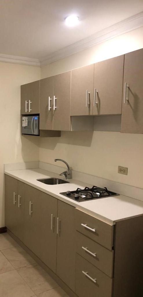 Doral Suite ¡Cerca Del Aeropuerto! Guayaquil Esterno foto